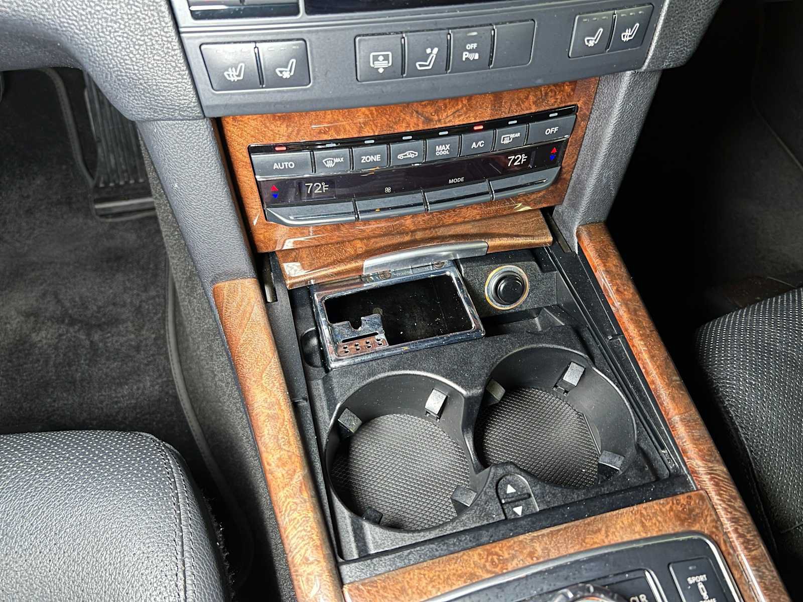 Used 2013 Mercedes-Benz E 550 4MATIC Sedan image 36
