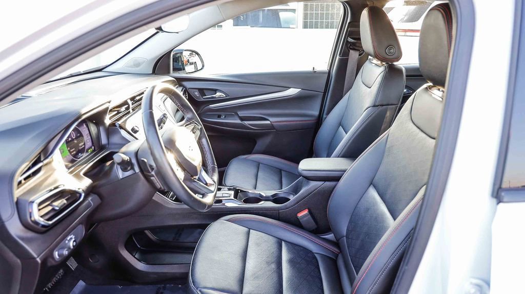 Used 2023 Chevrolet Bolt EUV Premier w/ Redline Edition image 21