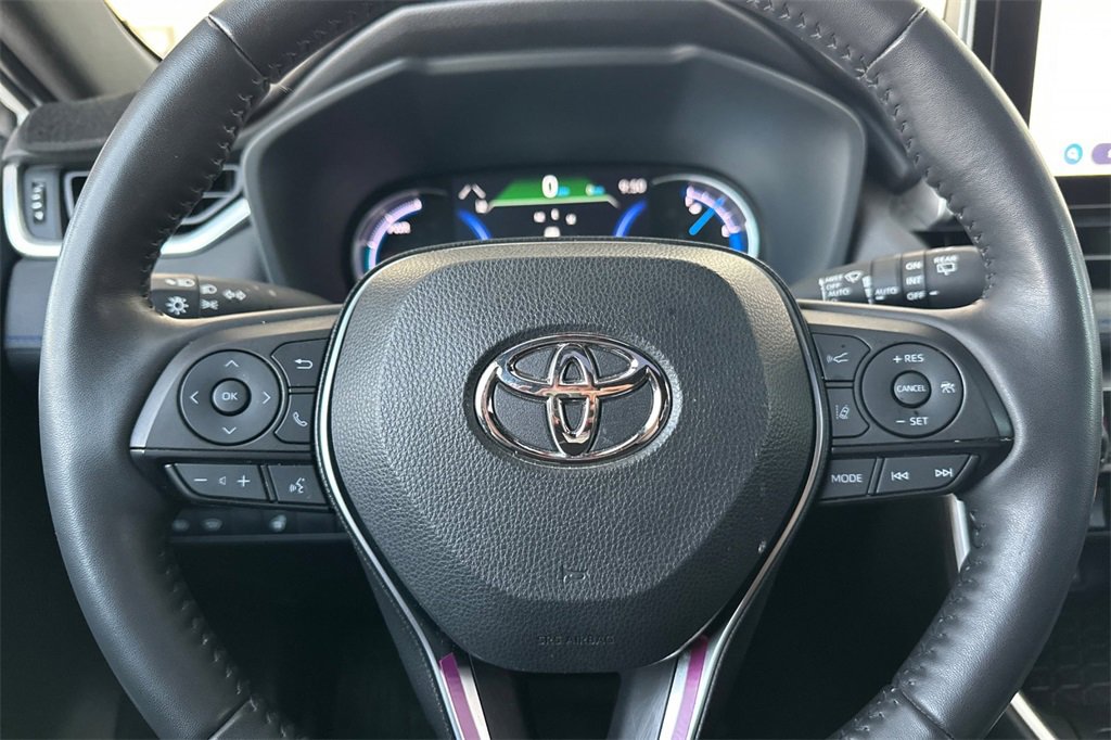 Used 2024 Toyota RAV4 SE image 31