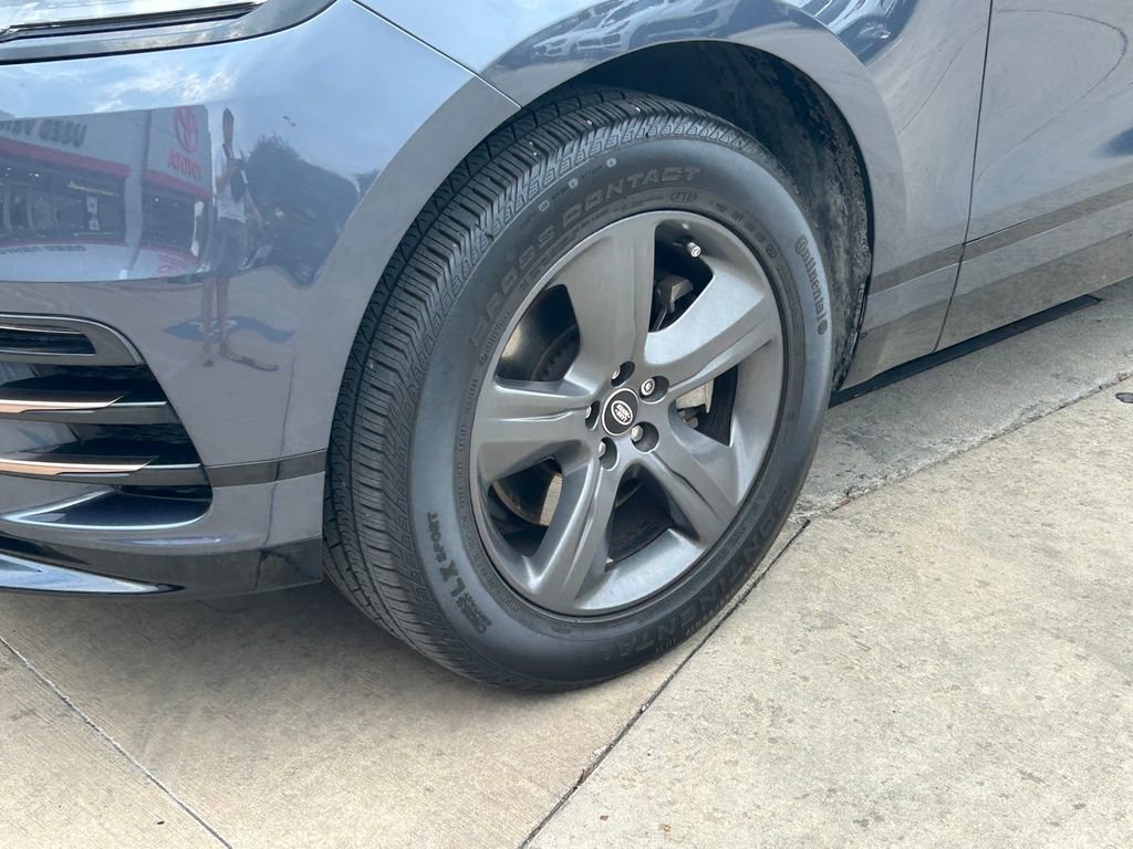 Used 2025 Land Rover Range Rover Velar Dynamic SE image 9