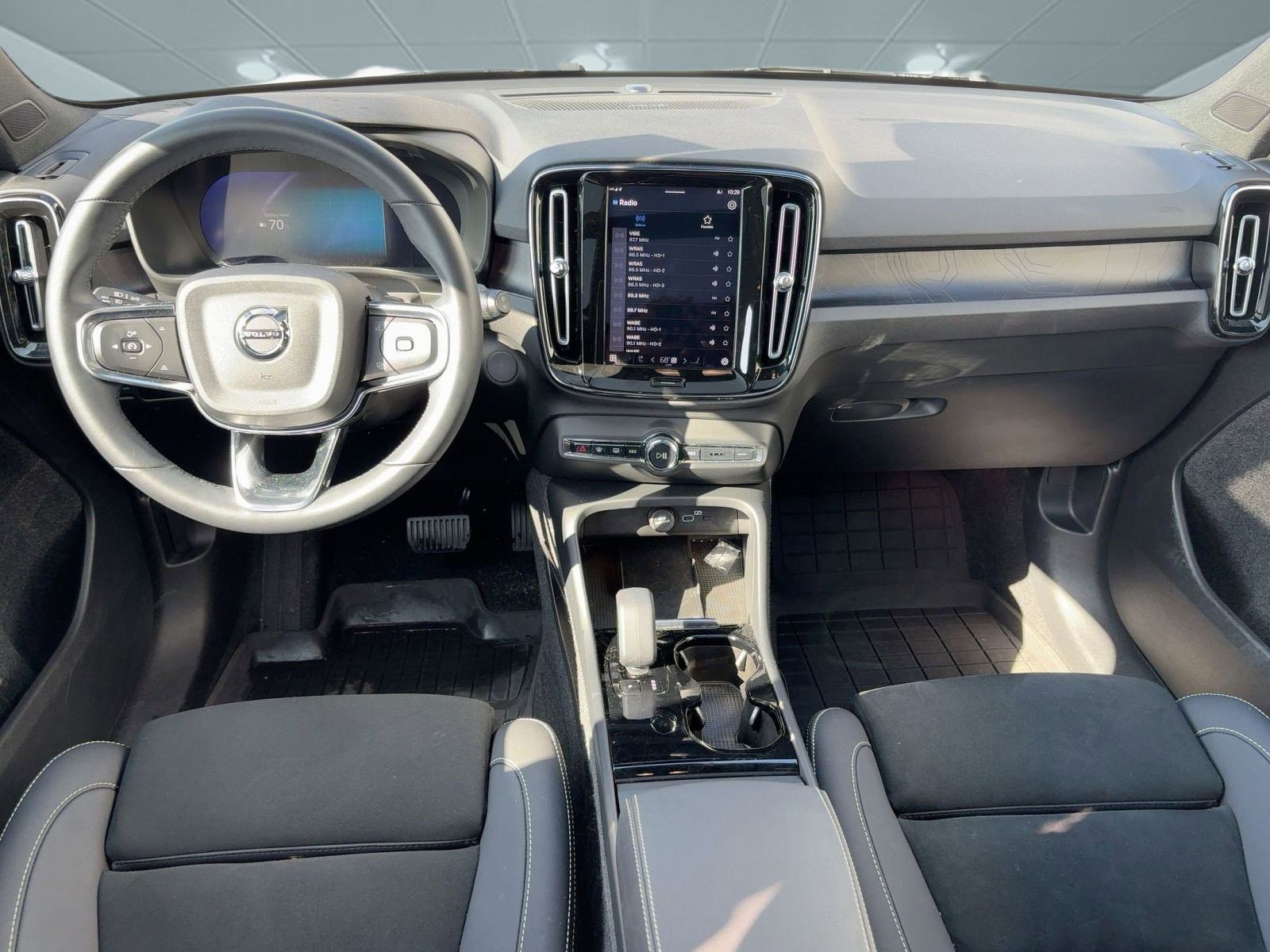 Certified 2023 Volvo XC40 Recharge Ultimate image 16