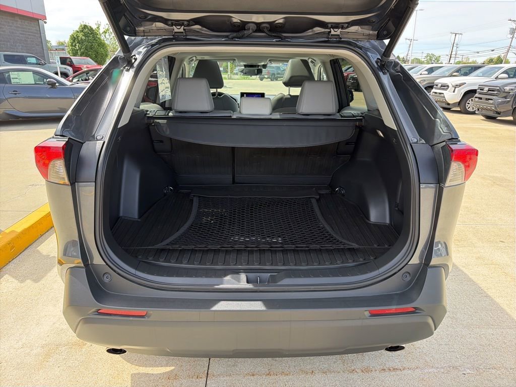 Used 2023 Toyota RAV4 XLE Premium AWD/4WD image 25