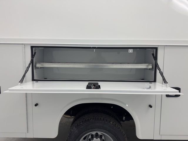 New 2026 Chevrolet Express 3500 w/ Power Convenience Package RWD image 30