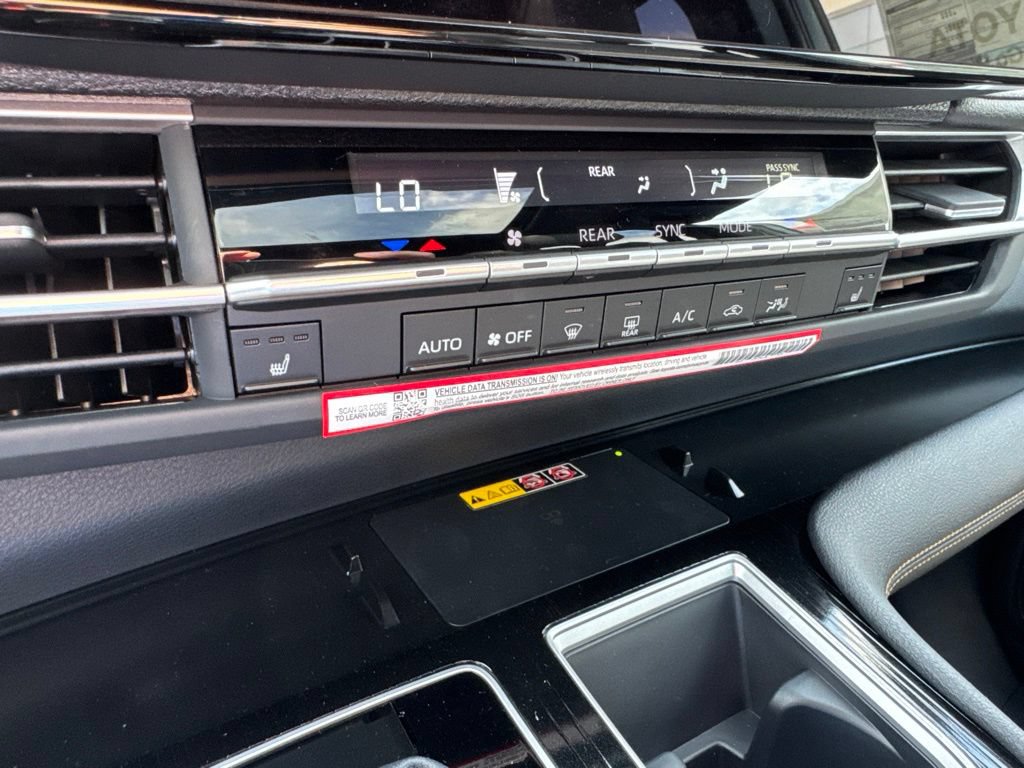New 2026 Toyota Sienna XLE Woodland Edition AWD/4WD image 15