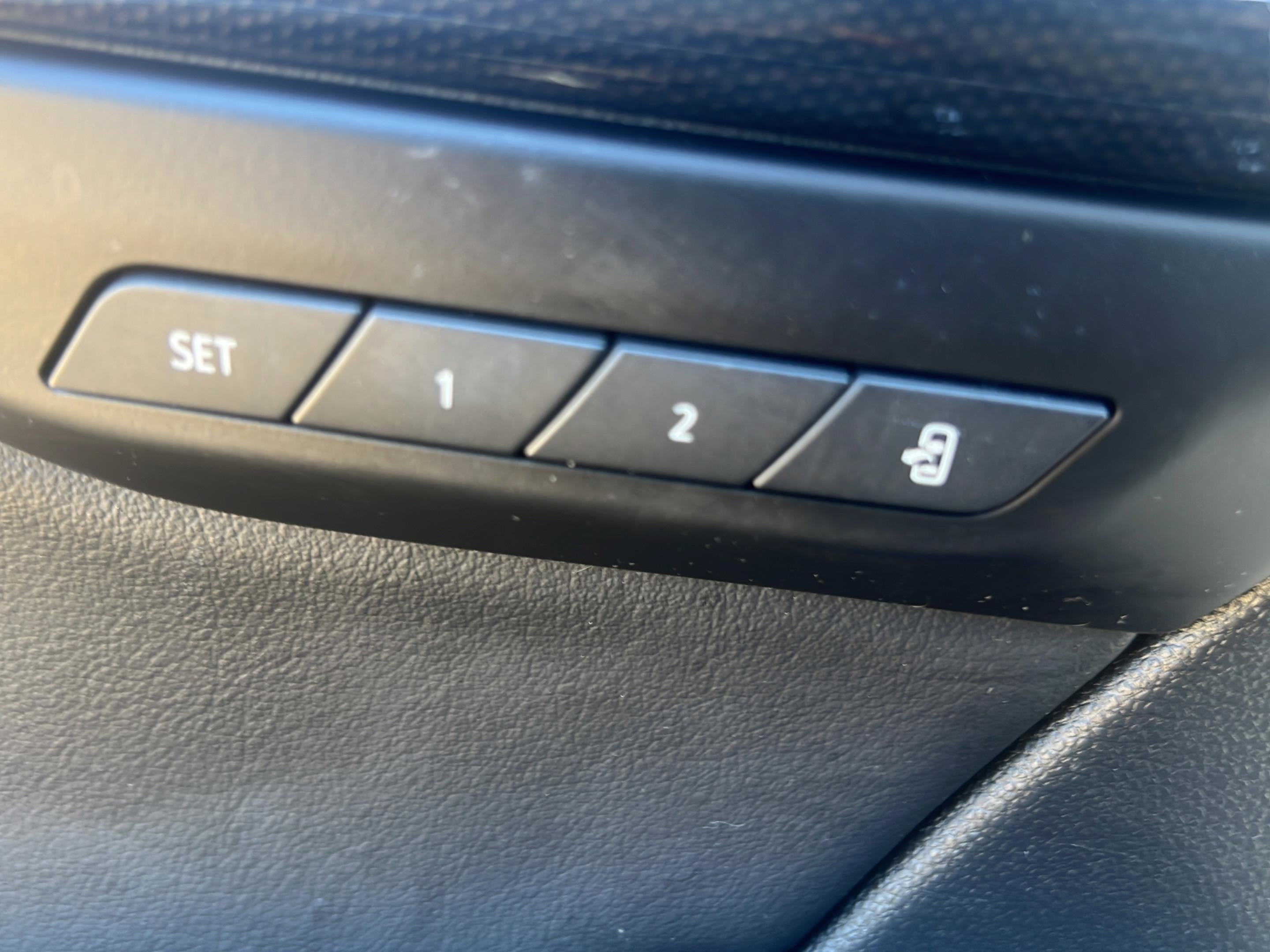 Used 2022 Buick Envision Essence w/ Technology Package I FWD image 21