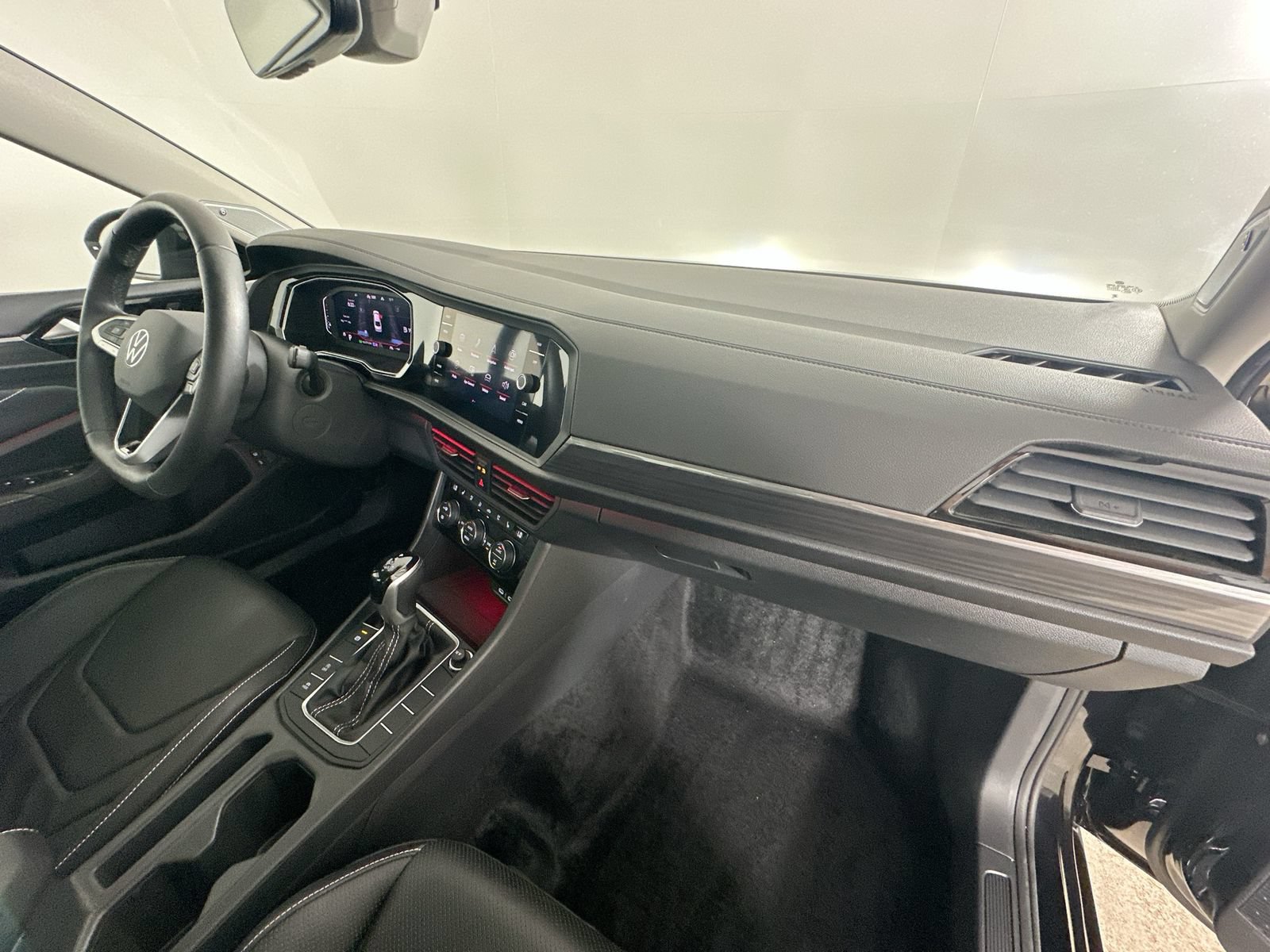 Used 2024 Volkswagen Jetta SEL FWD image 44
