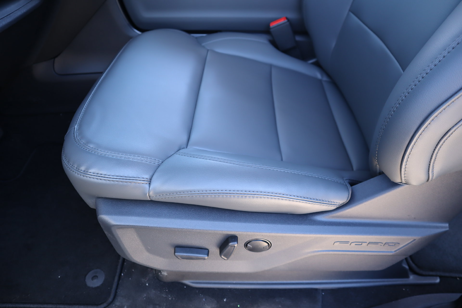 New 2026 Ford Expedition Active AWD/4WD image 14
