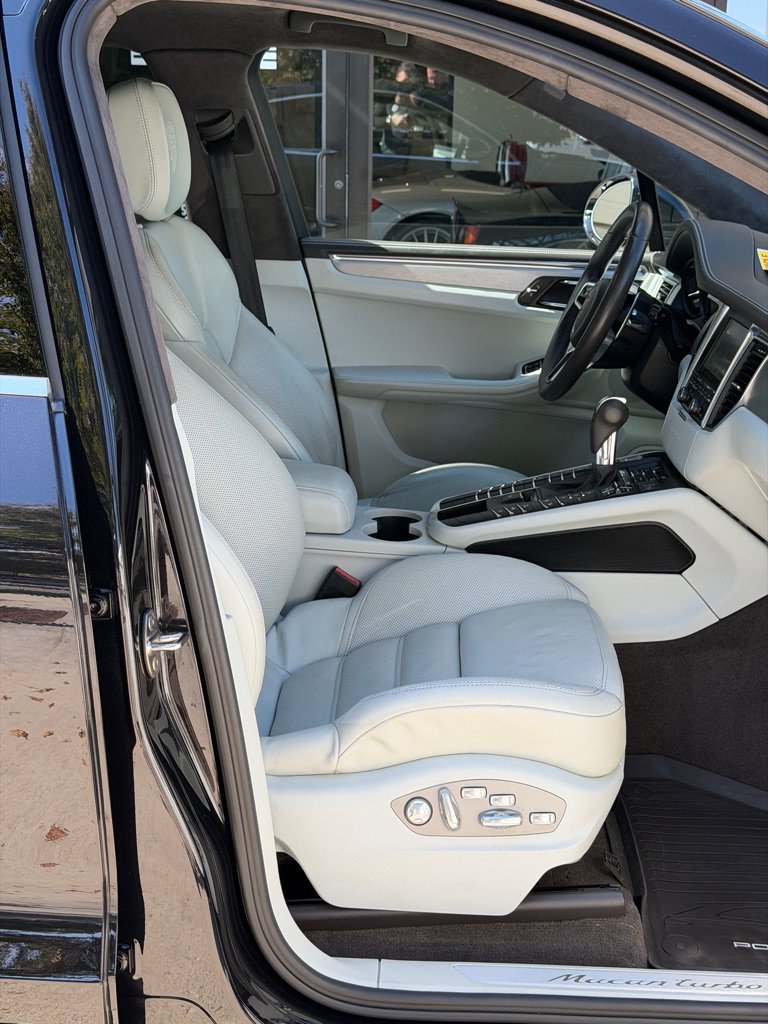 Used 2016 Porsche Macan Turbo AWD/4WD image 70