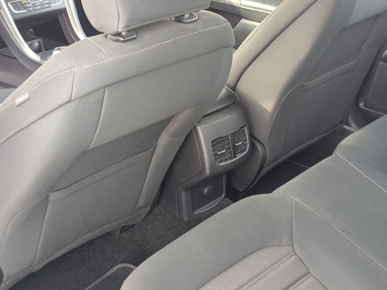 Used 2018 Ford Fusion SE w/ Fusion SE Technology Package image 27