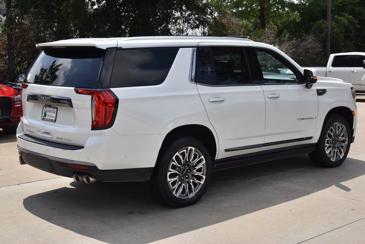 Used 2023 GMC Yukon Denali Ultimate w/ LPO, Floor Liner Package AWD/4WD image 7