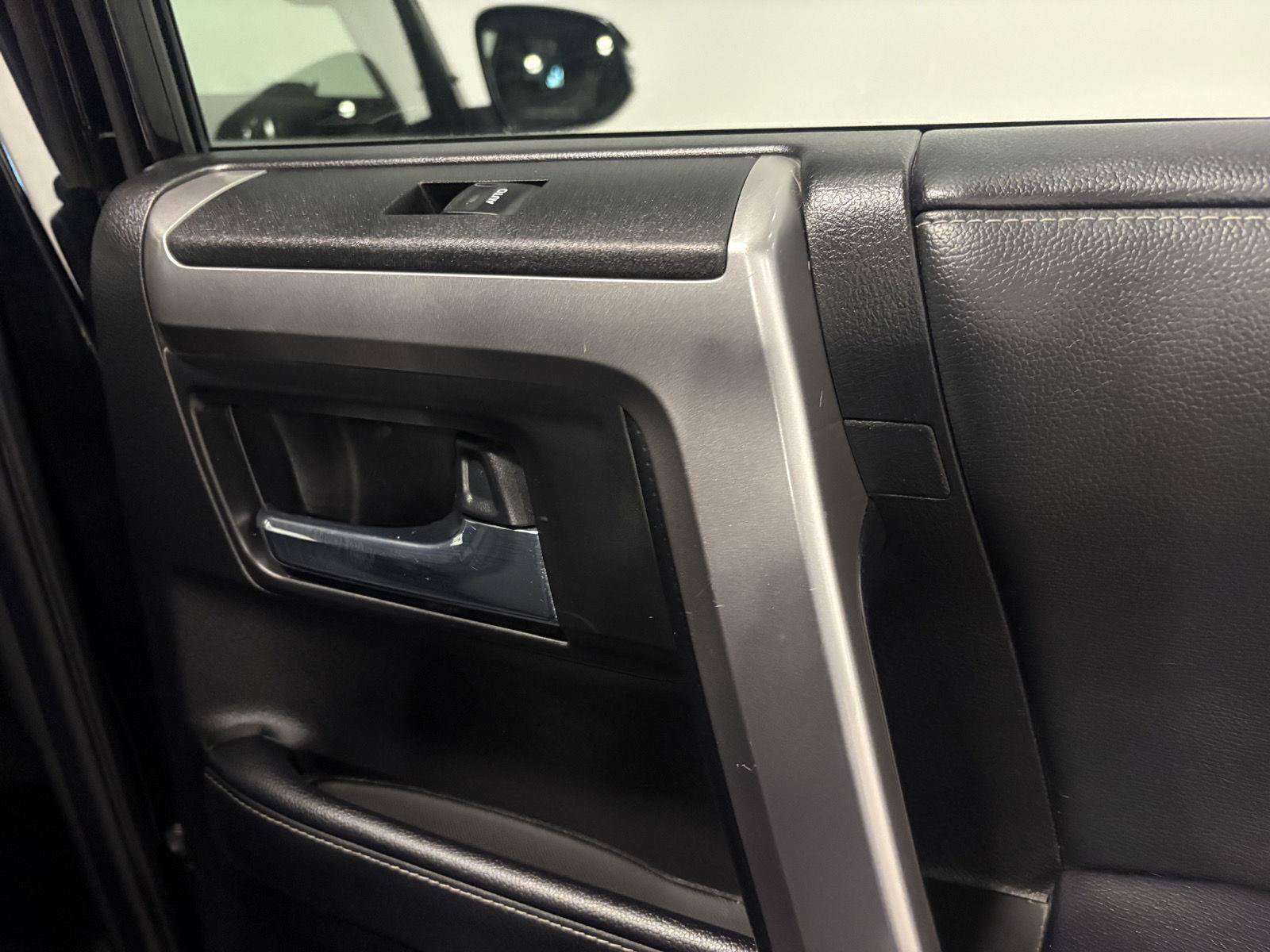 Used 2021 Toyota 4Runner SR5 Premium w/ Moonroof Package AWD/4WD image 40