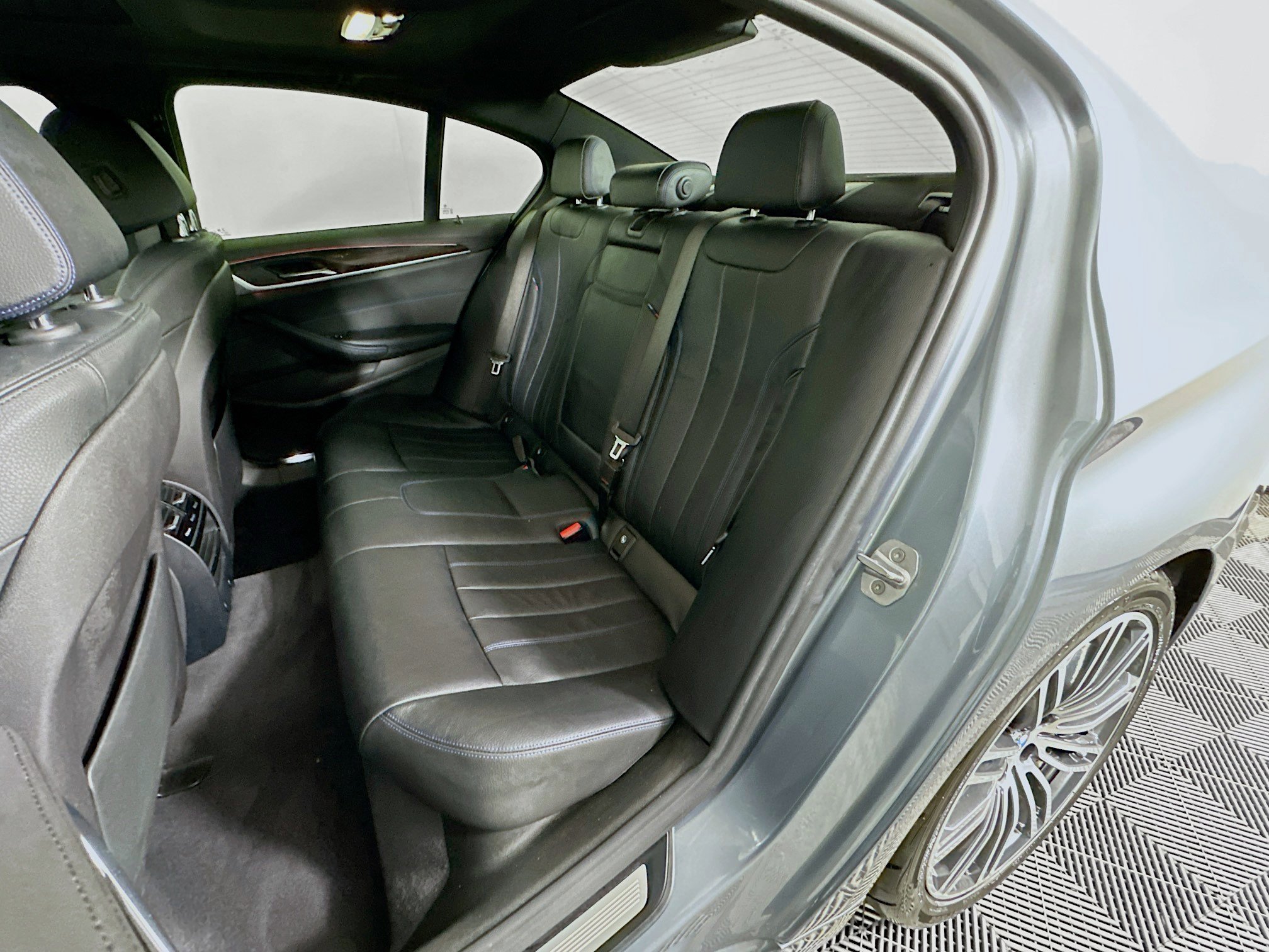 Used 2017 BMW 530i RWD image 25