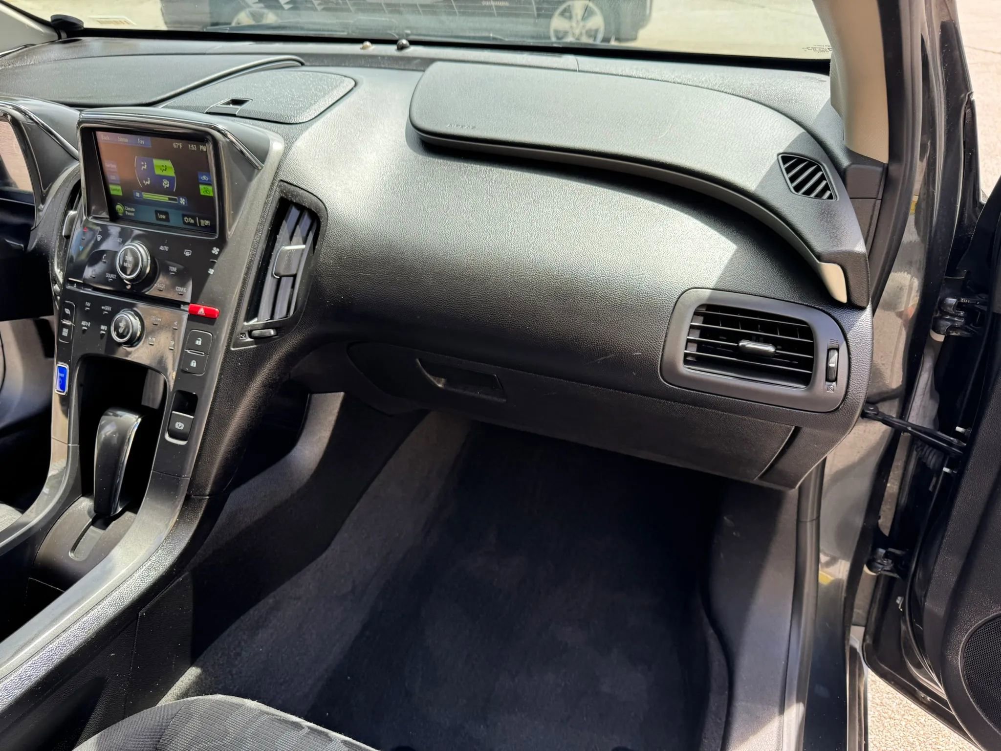 Used 2014 Chevrolet Volt FWD image 25