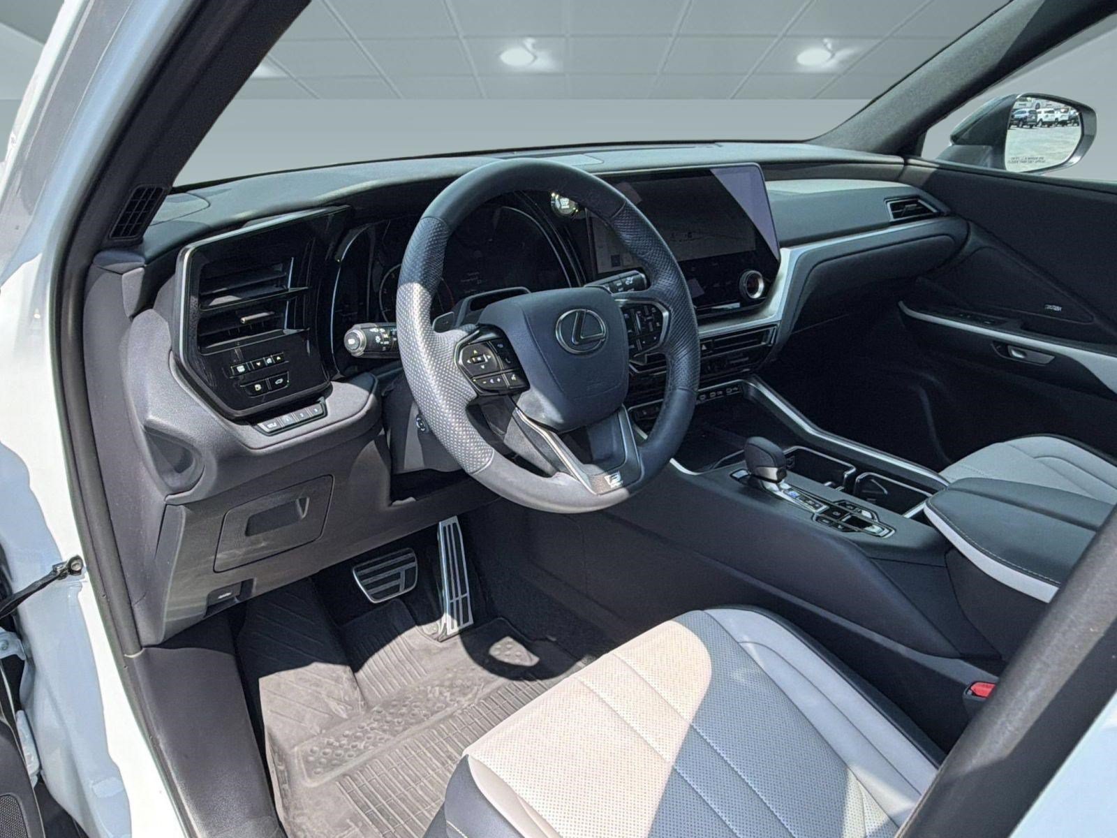 Used 2025 Lexus TX 350 AWD w/ Technology Package image 7