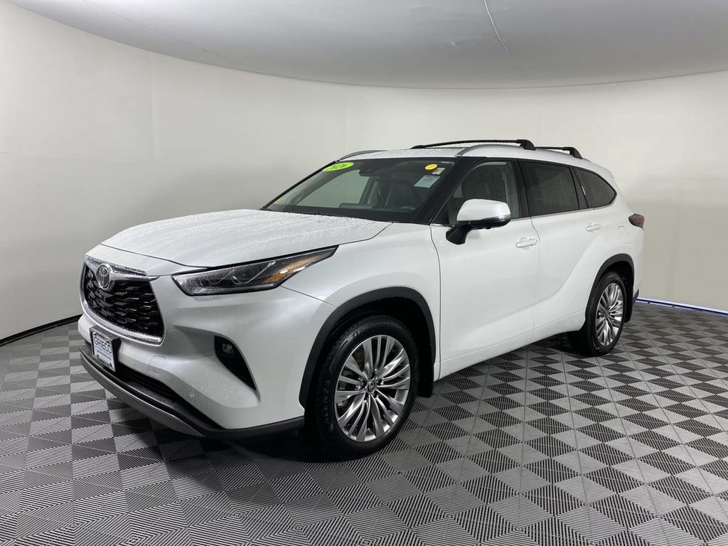 Used 2026 Toyota Highlander Platinum AWD/4WD image 4