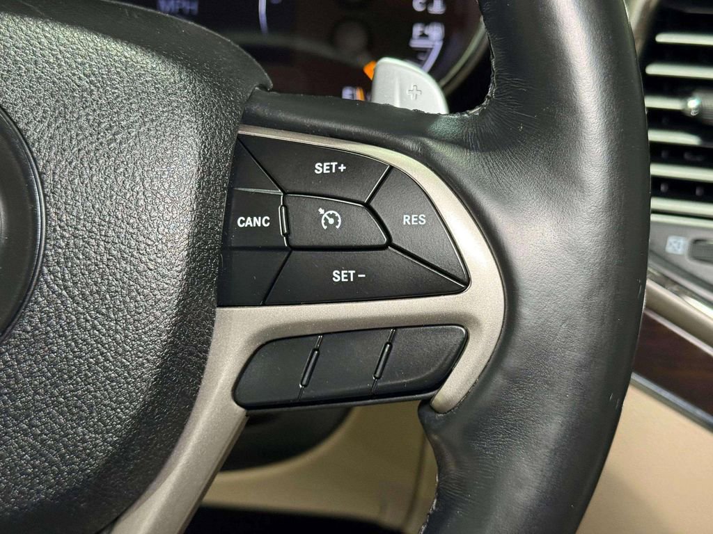 Used 2017 Jeep Grand Cherokee Limited image 12