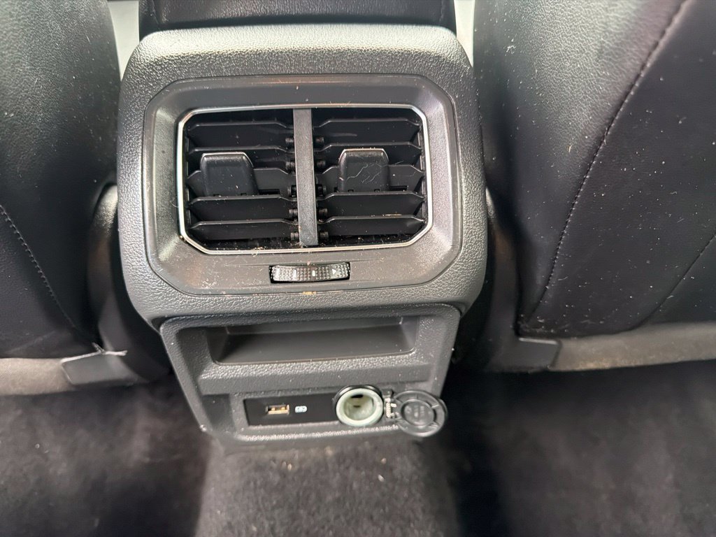 Used 2018 Volkswagen Tiguan SE w/ 3rd Row Seat Package AWD/4WD image 15