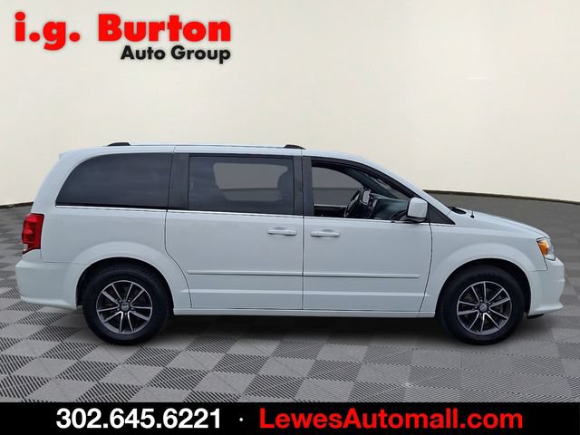 Used 2016 Dodge Grand Caravan SXT FWD image 7