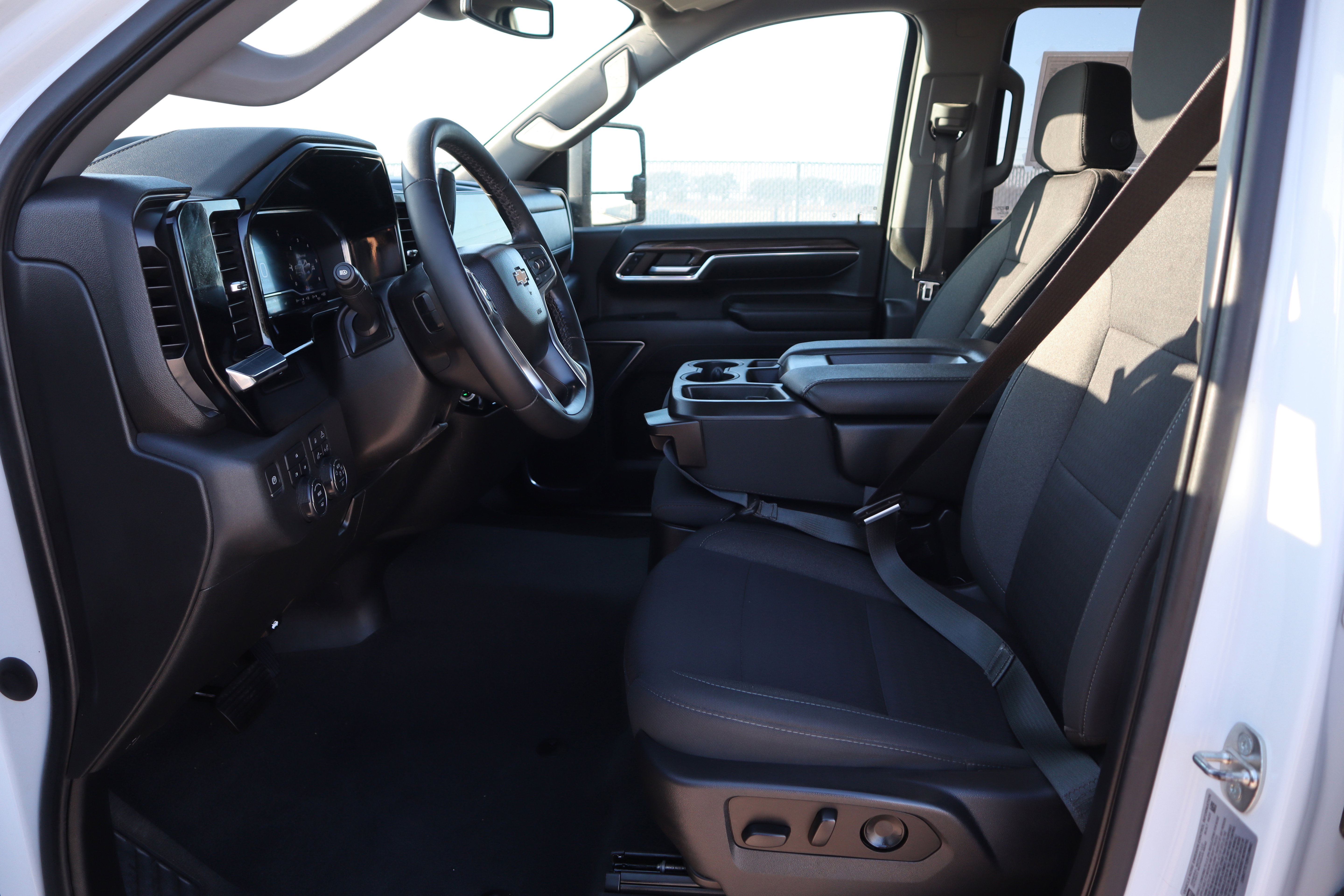 Used 2024 Chevrolet Silverado 3500 LT w/ Convenience Package image 21