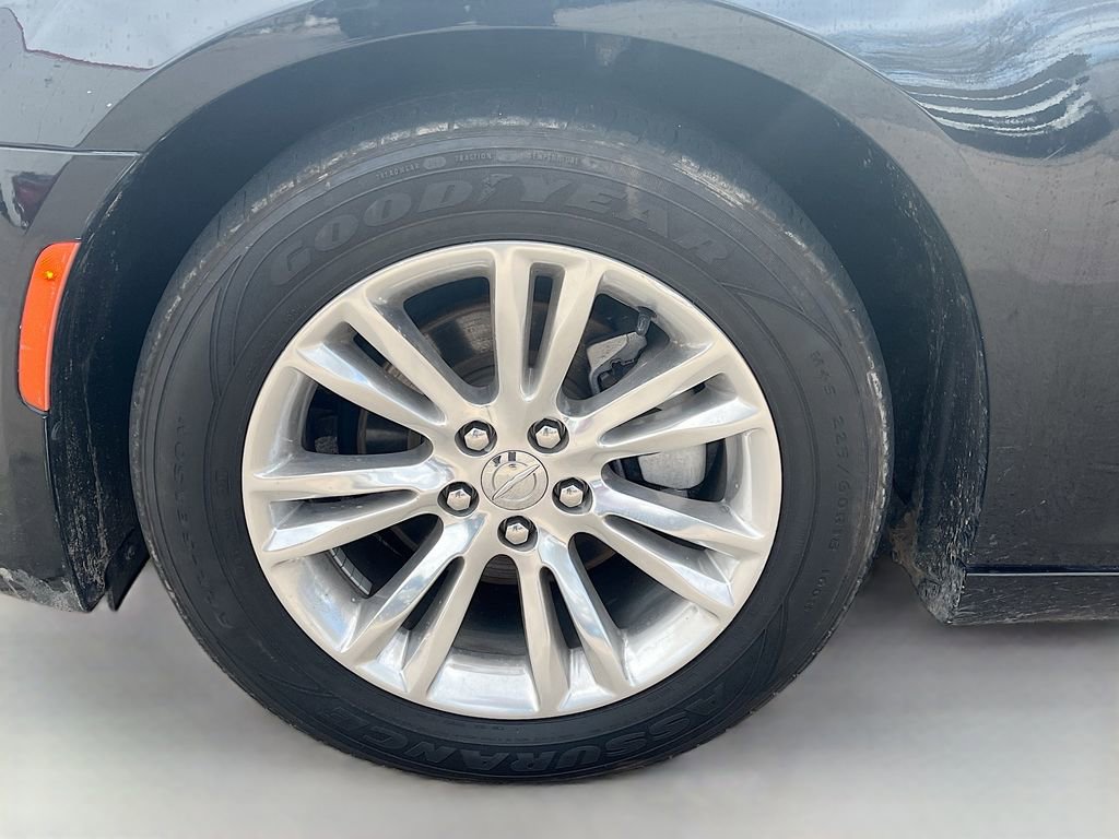 Used 2021 Chrysler 300 Touring w/ Driver Convenience Group image 27