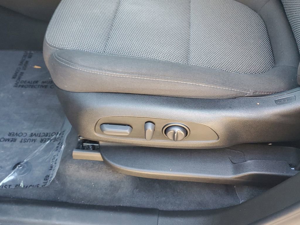 Used 2023 Chevrolet Traverse LT image 27