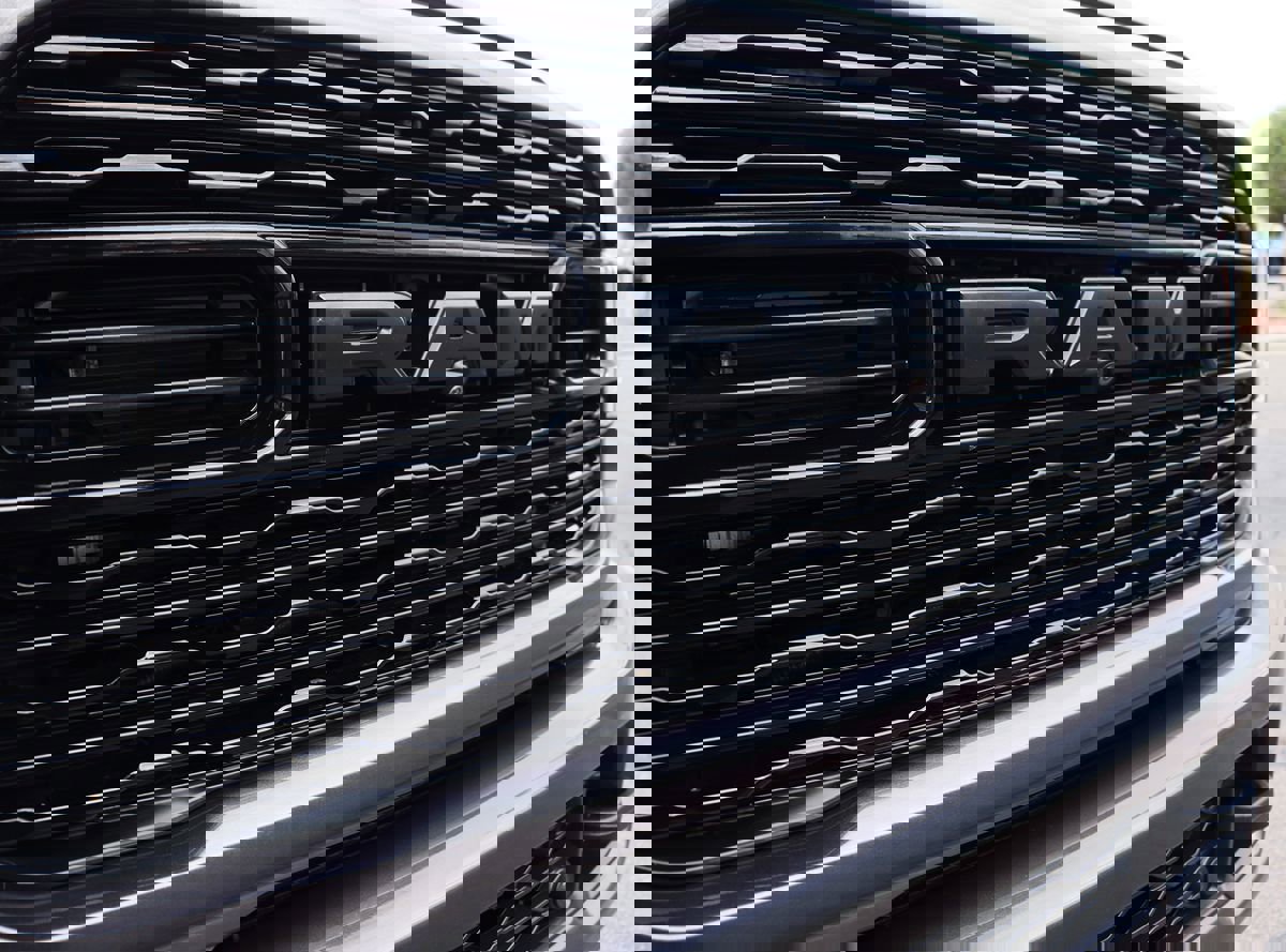 Used 2024 RAM 2500 Limited image 24