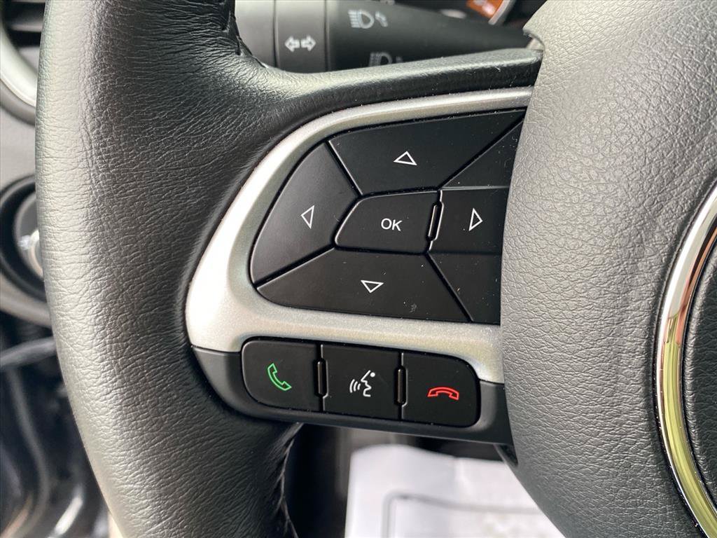Certified 2023 Jeep Renegade Latitude w/ Premium Group AWD/4WD image 19