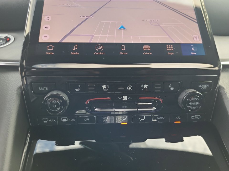 New 2025 Jeep Grand Cherokee L Overland w/ Luxury Tech Group IV image 18