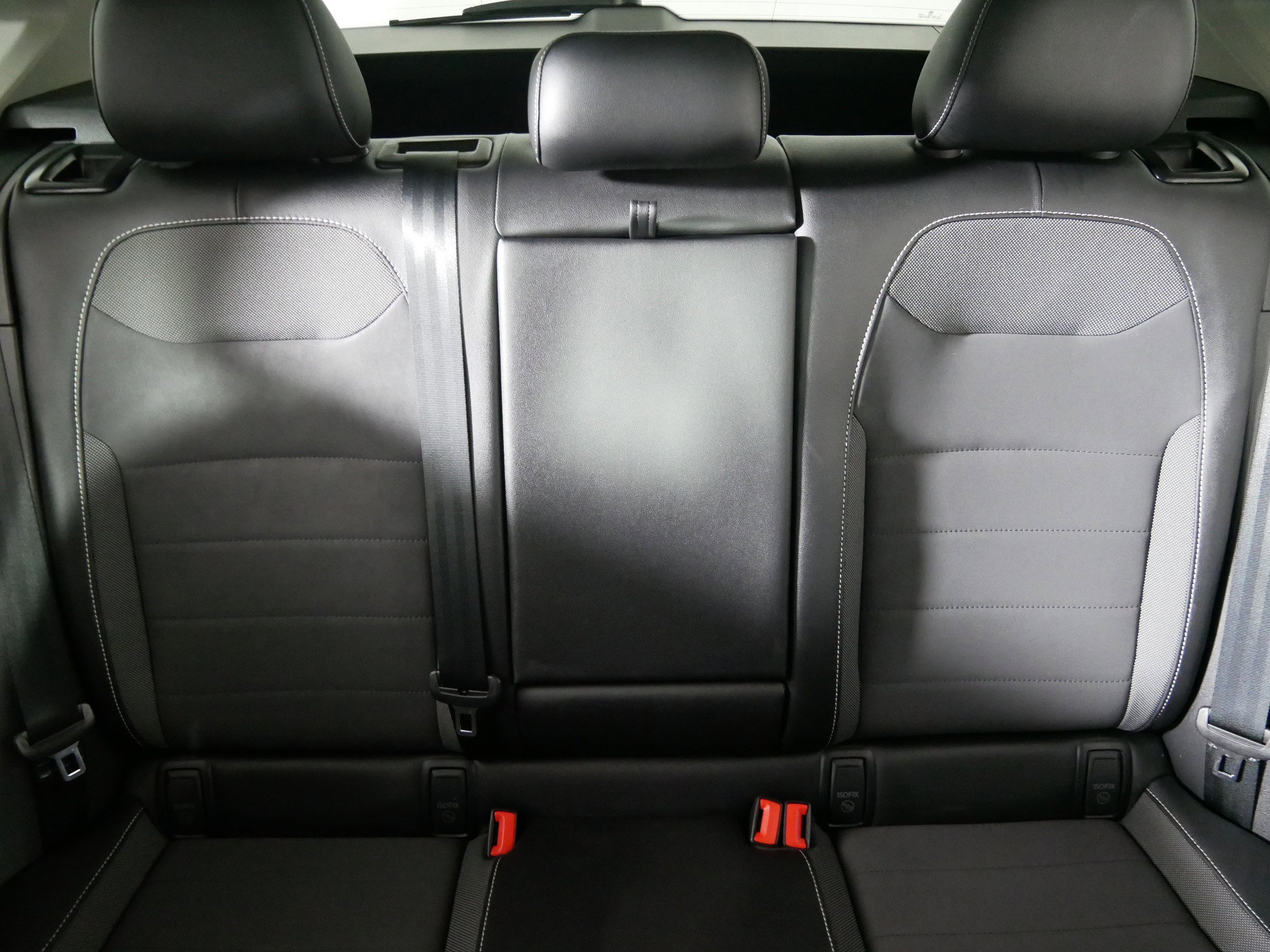 Certified 2022 Volkswagen Taos SE w/ Panoramic Sunroof Package image 13