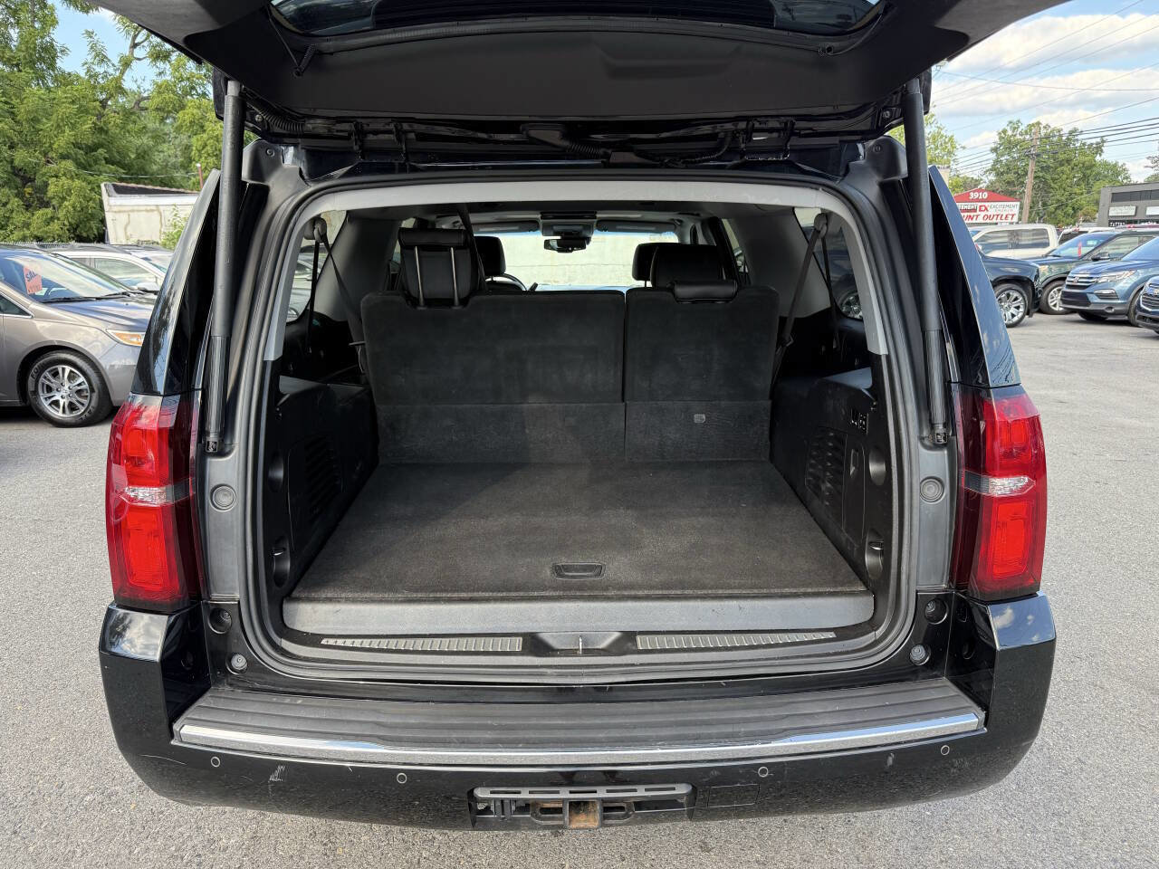 Used 2017 Chevrolet Suburban Premier image 26