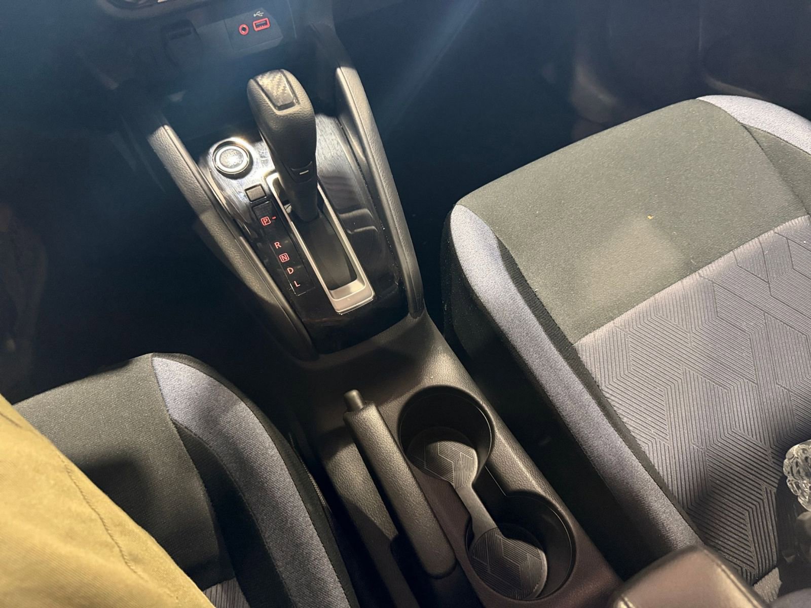 Used 2025 Nissan Versa SV FWD image 36