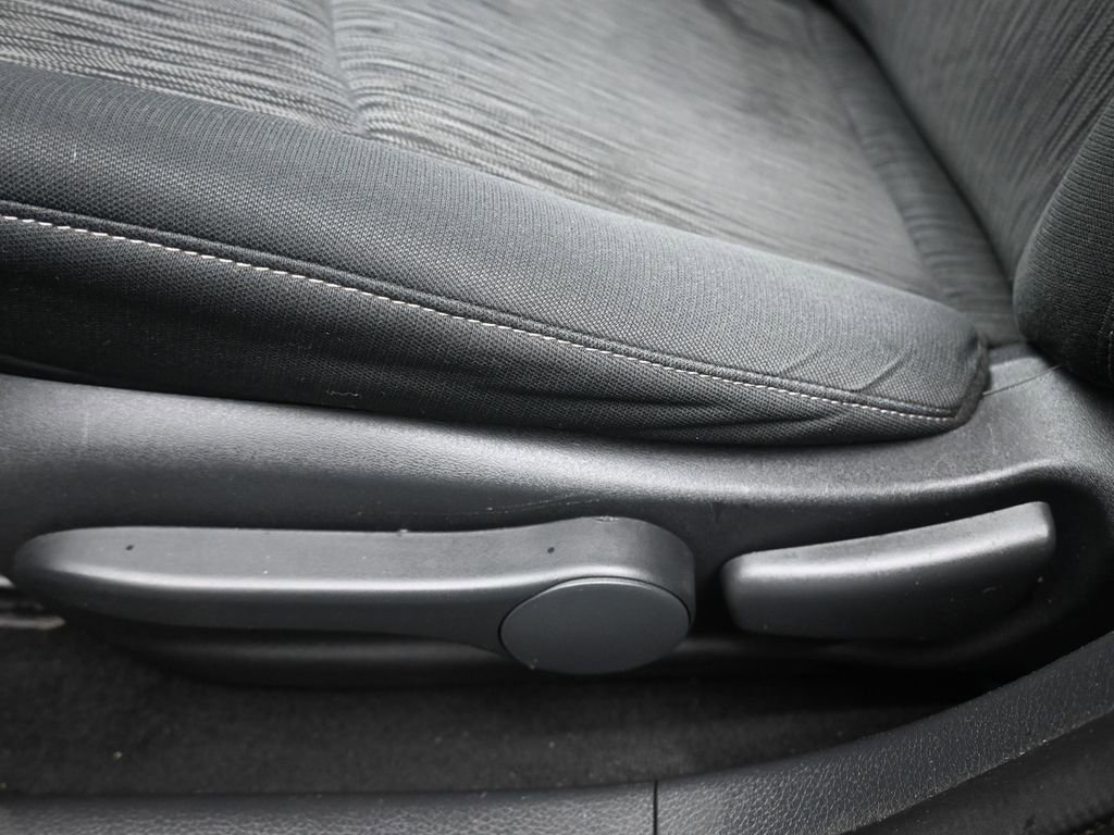 Used 2015 Nissan Sentra SV FWD image 12