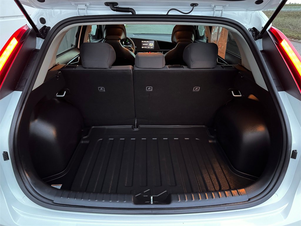 Used 2023 Kia Niro LX image 22