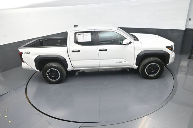 Used 2024 Toyota Tacoma TRD Off-Road image 18