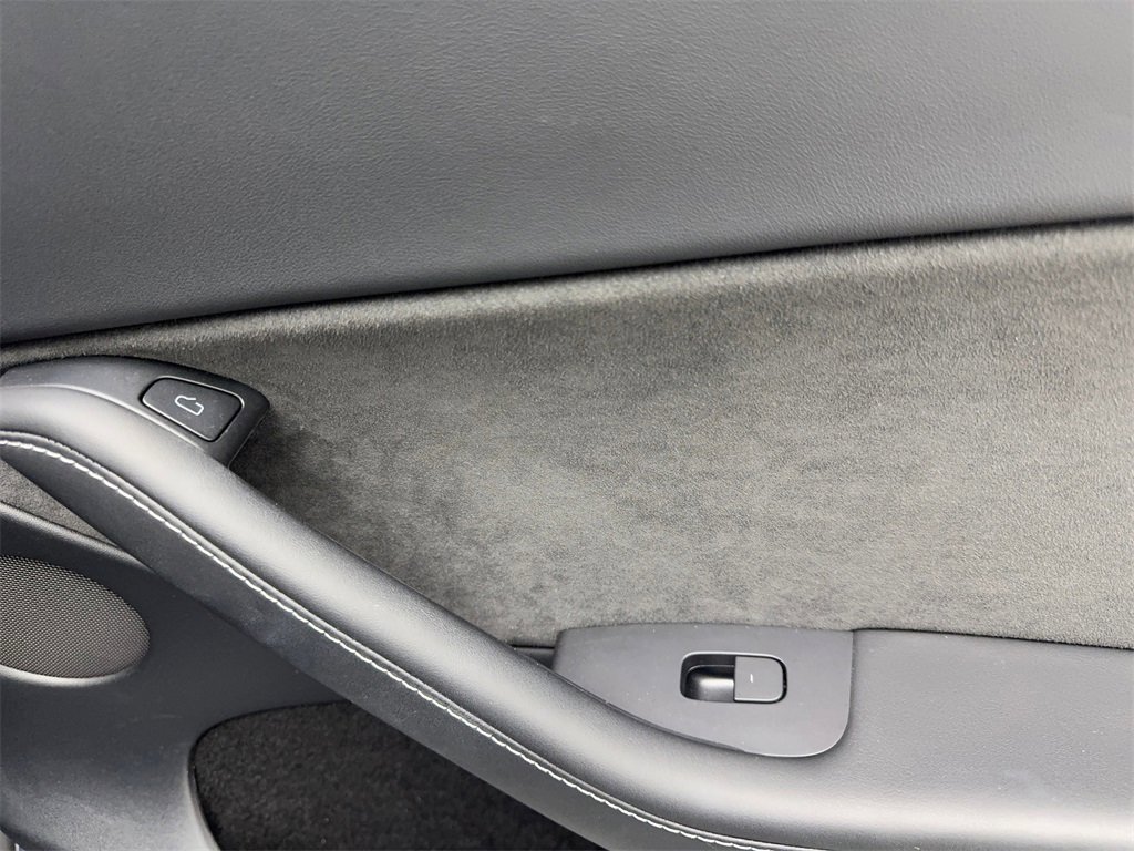 Used 2023 Tesla Model Y Performance image 42