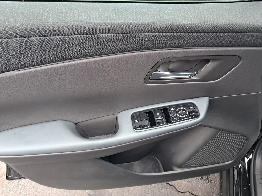 New 2026 Nissan Leaf SV+ w/ Floor Mat Package (SV+) FWD image 11