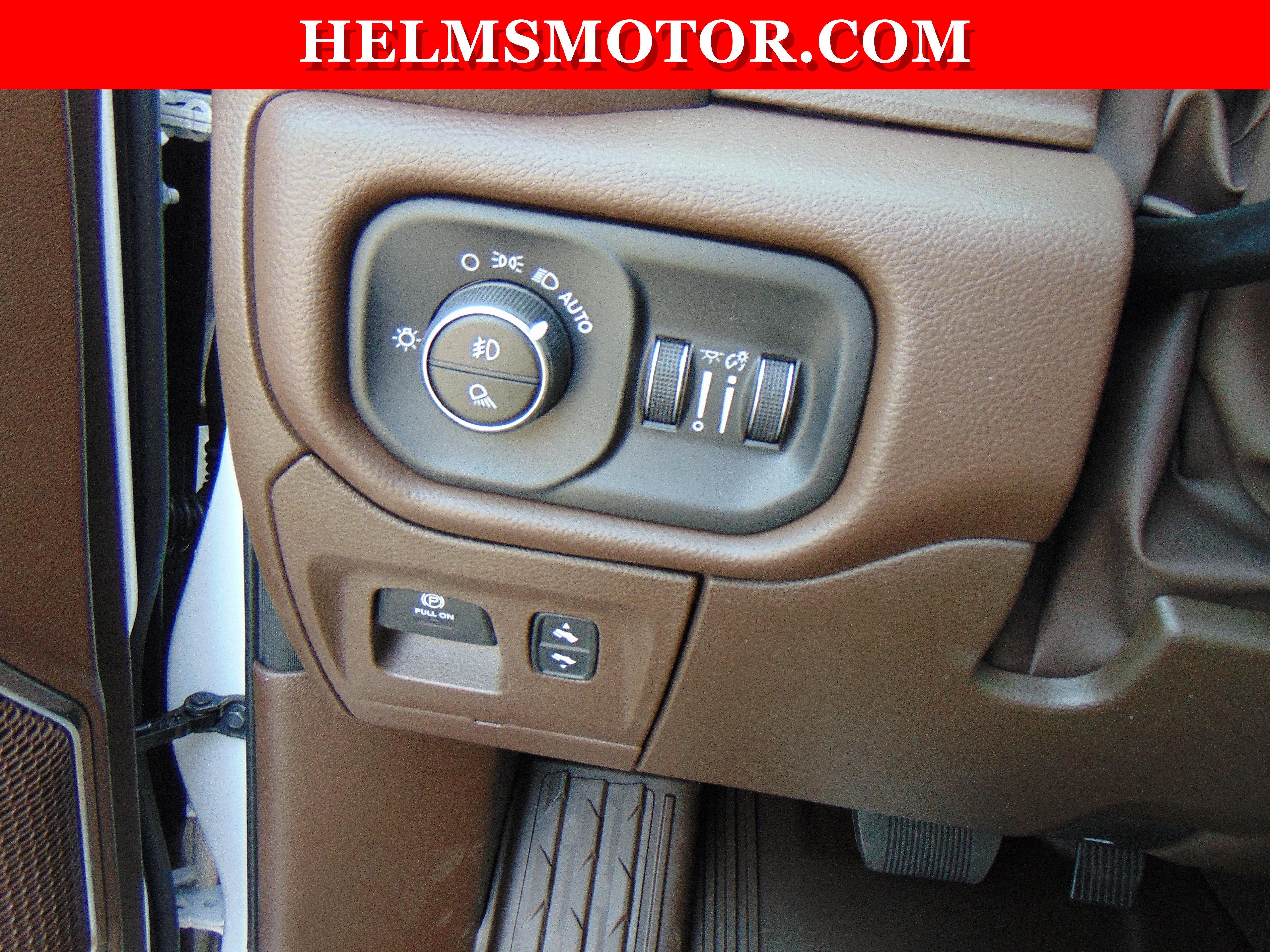 New 2026 RAM 1500 Laramie AWD/4WD image 29