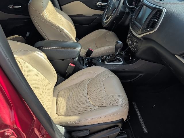 Used 2015 Jeep Cherokee Limited w/ Luxury Group AWD/4WD image 9
