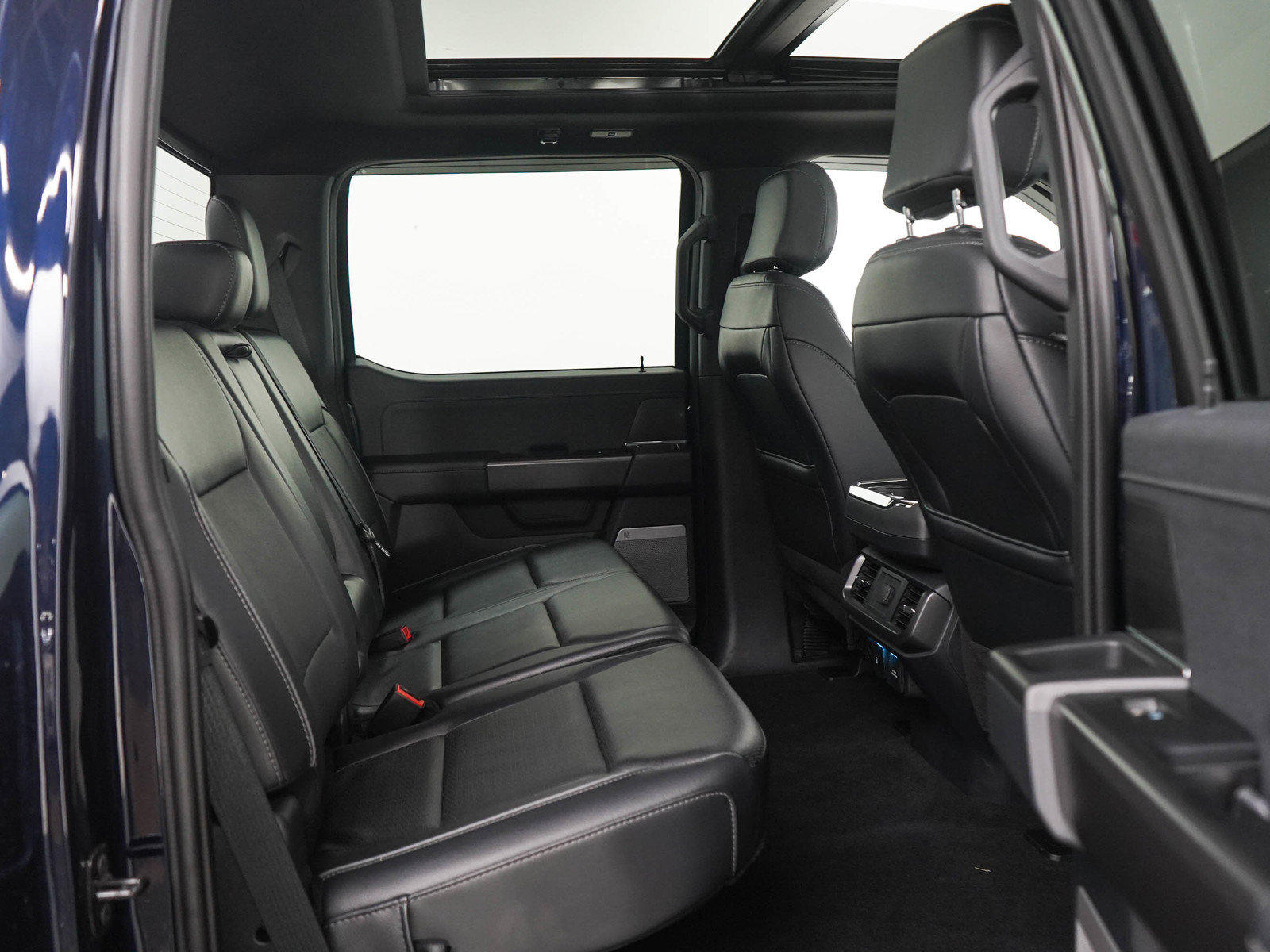Used 2024 Ford F150 Lariat w/ Bed Utility Package AWD/4WD image 12
