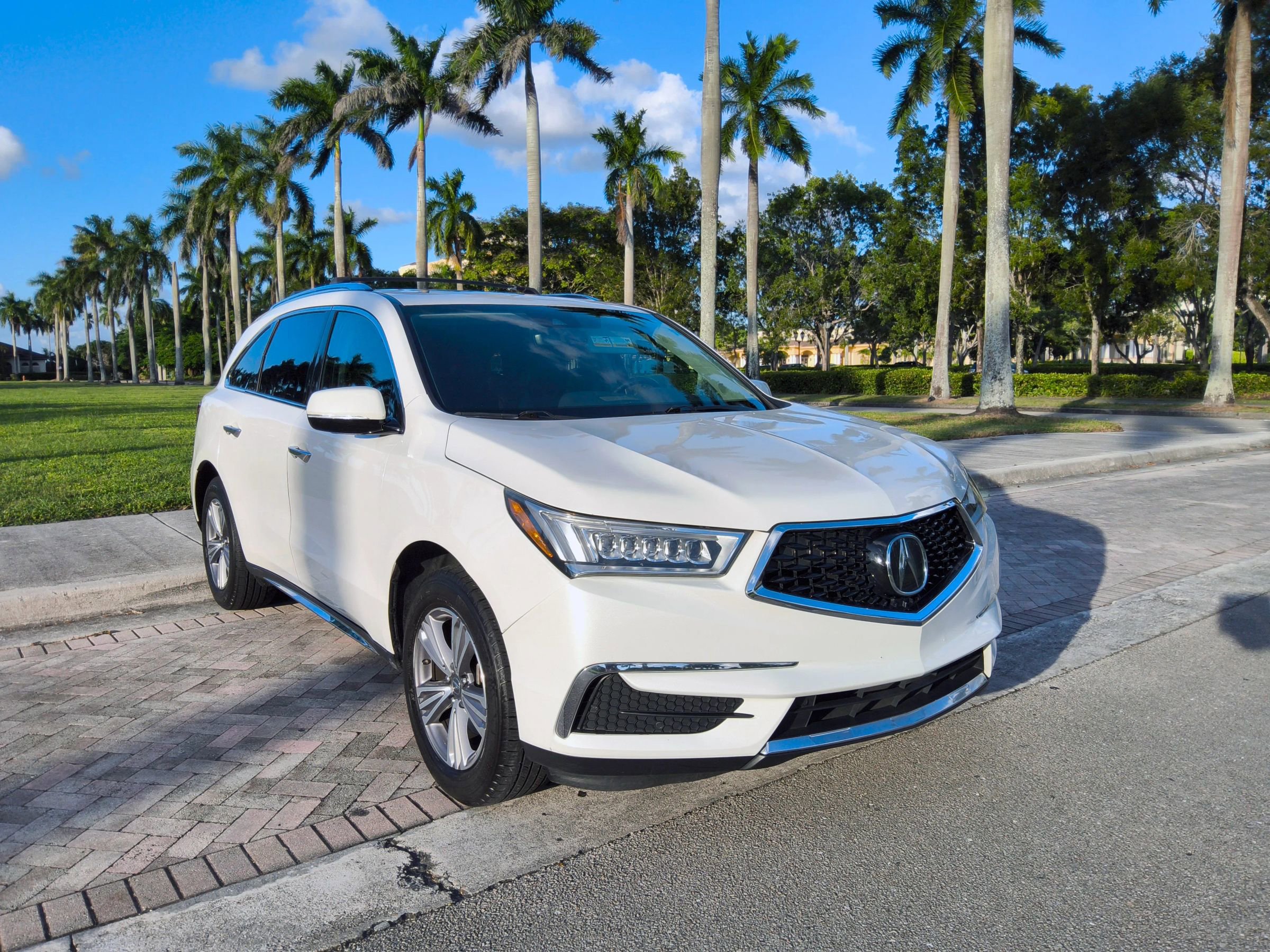 Used 2020 Acura MDX SH-AWD image 1