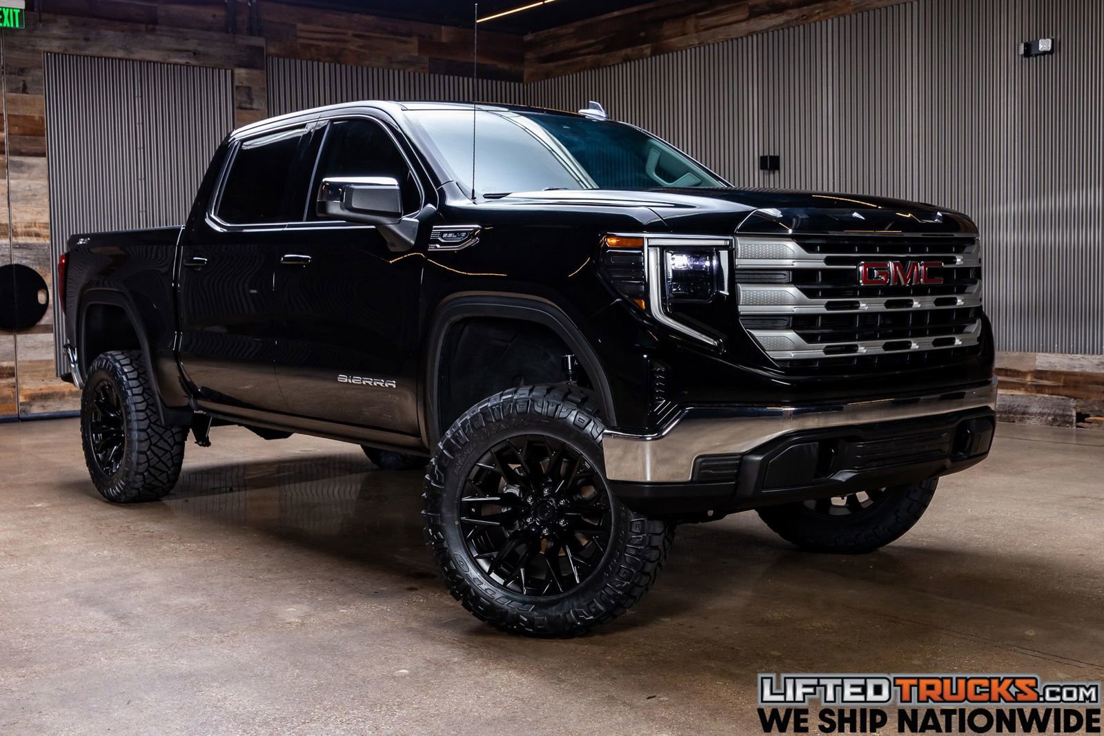 Used 2025 GMC Sierra 1500 SLE w/ X31 Off-Road Package image 1