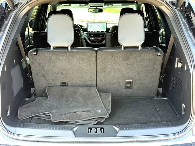 Used 2025 Ford Explorer ST AWD/4WD image 7