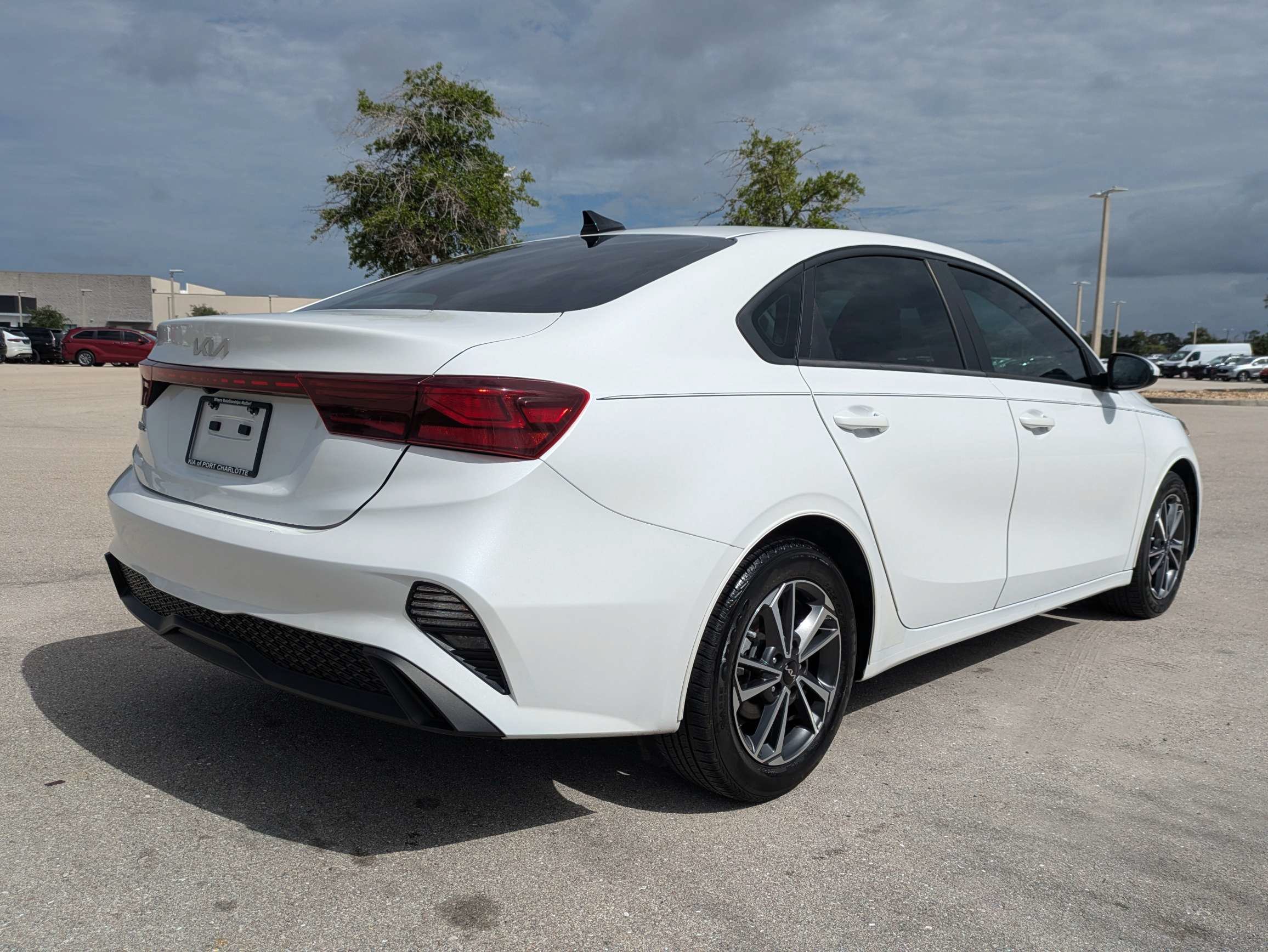 Certified 2022 Kia Forte LXS FWD image 5