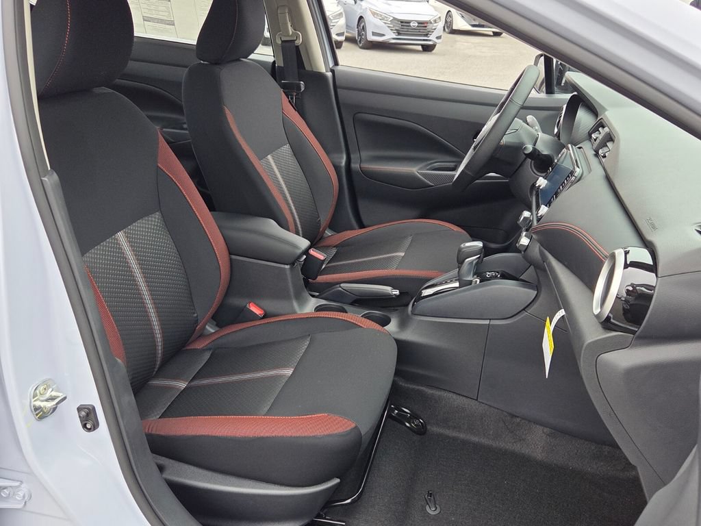 New 2025 Nissan Versa SR w/ Trunk Package FWD image 13