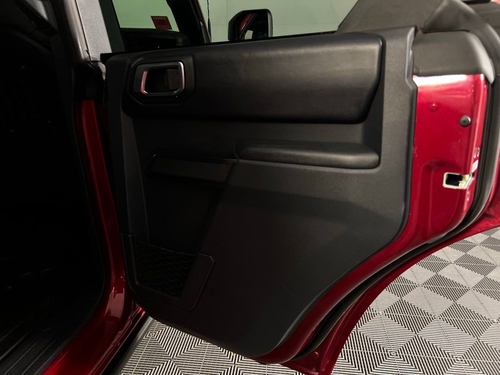 Used 2025 Ford Bronco Badlands image 33