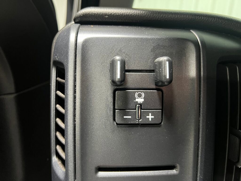 Used 2018 GMC Sierra 1500 4x4 Double Cab w/ Elevation Edition image 11