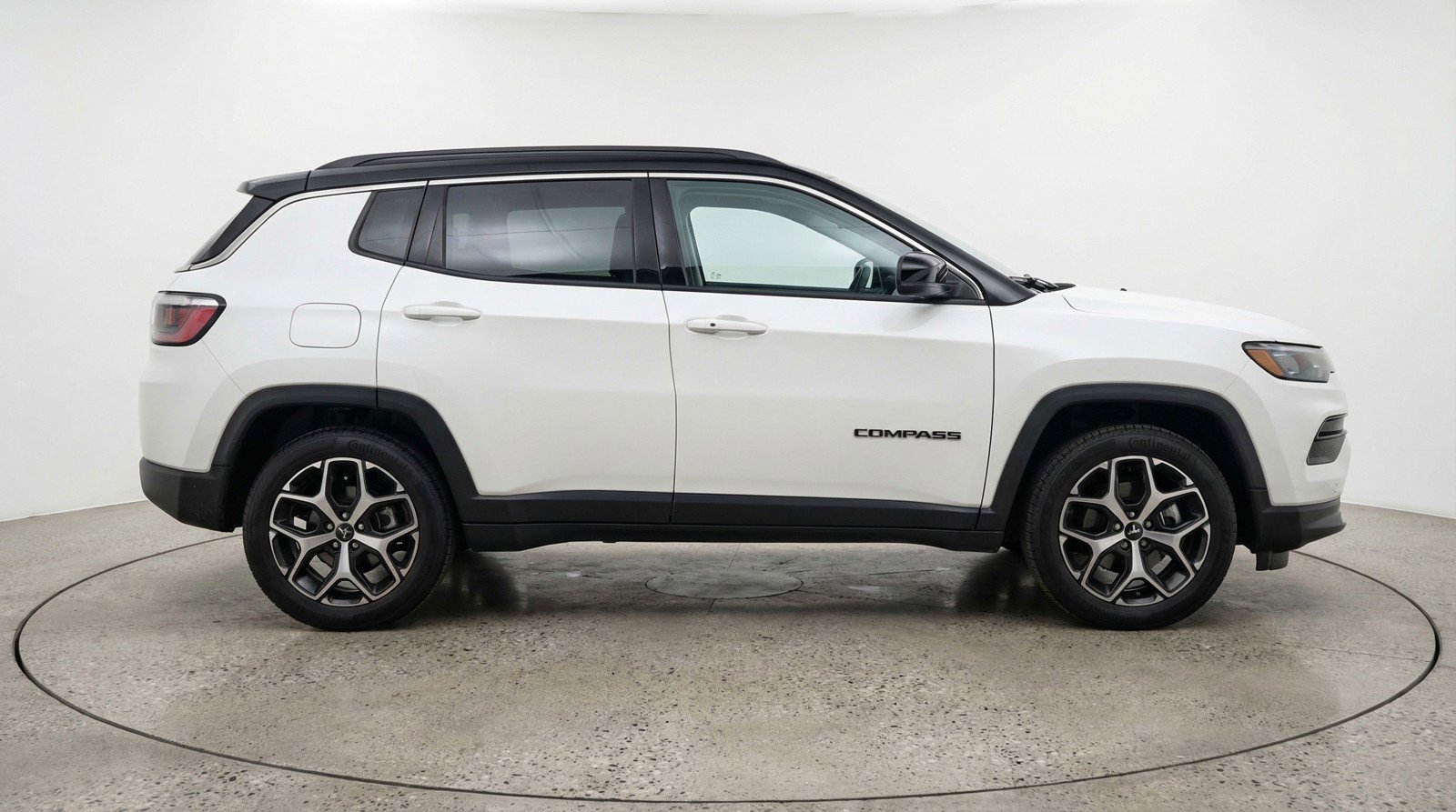 Used 2025 Jeep Compass Limited image 11
