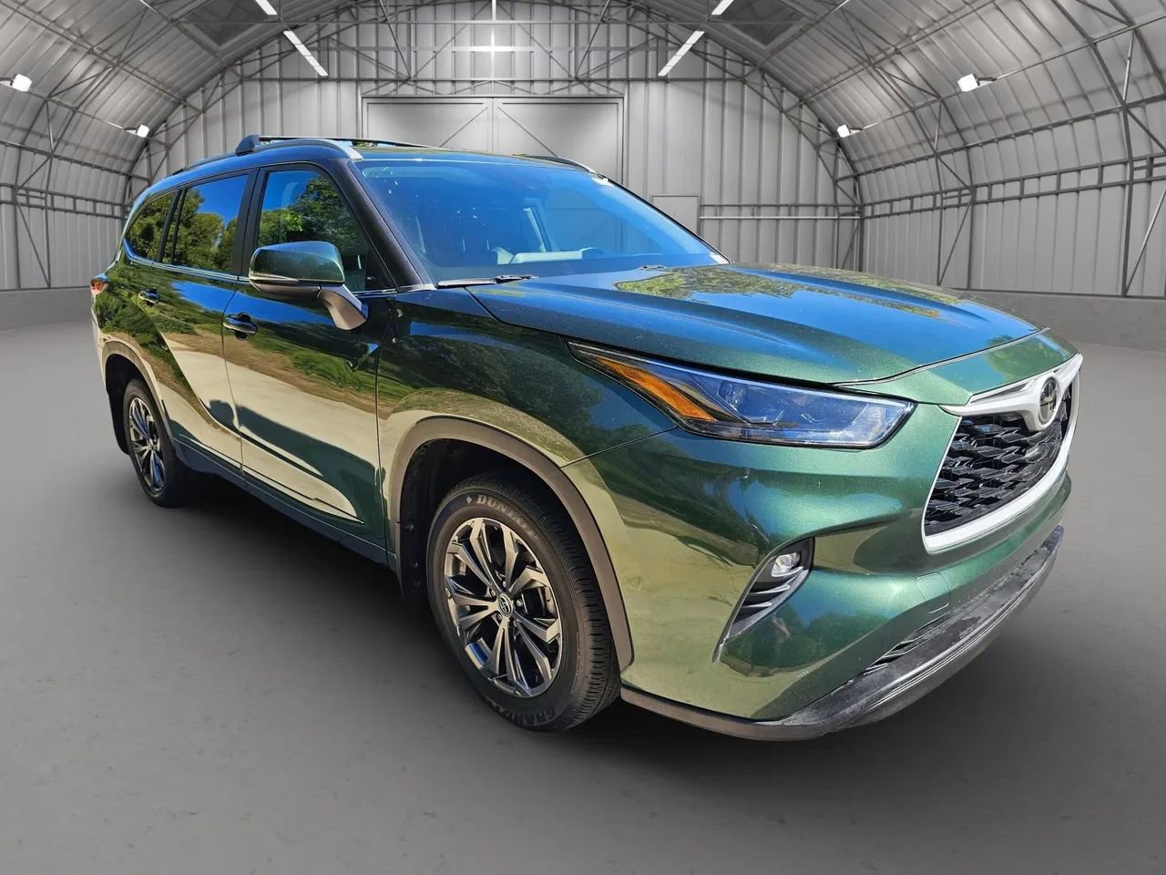 Used 2023 Toyota Highlander XLE image 13