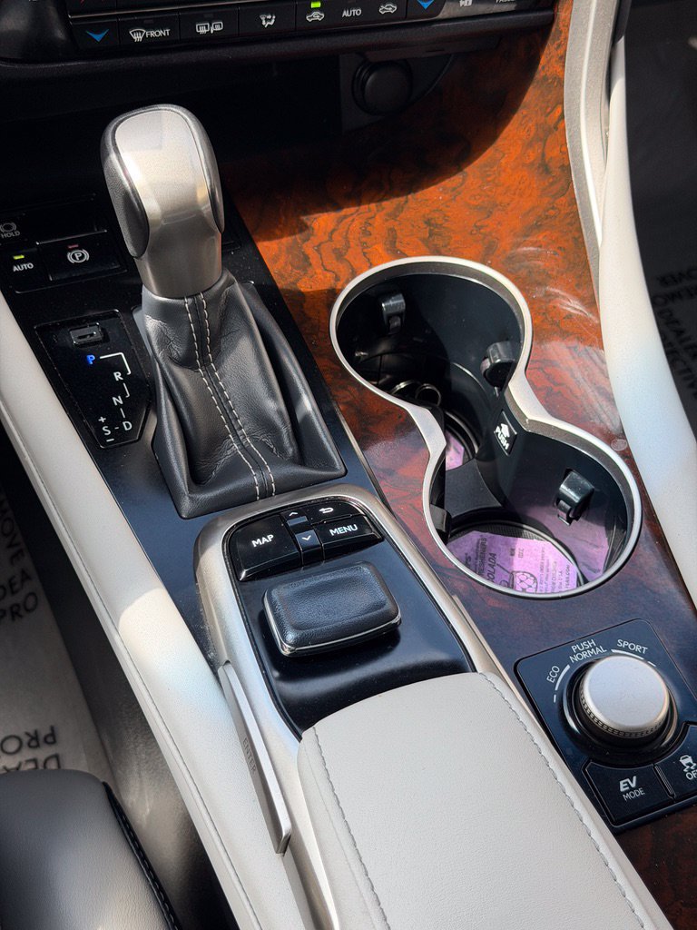 Used 2019 Lexus RX 450h AWD w/ Navigation Package image 34