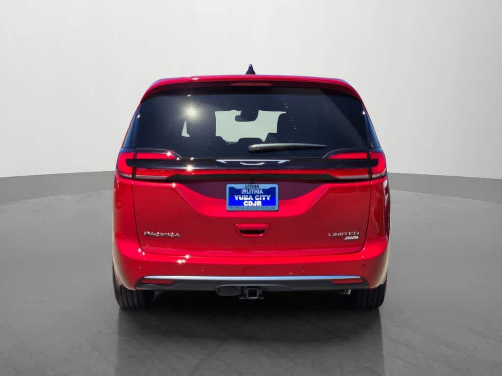 New 2027 Chrysler Pacifica Limited AWD/4WD image 5